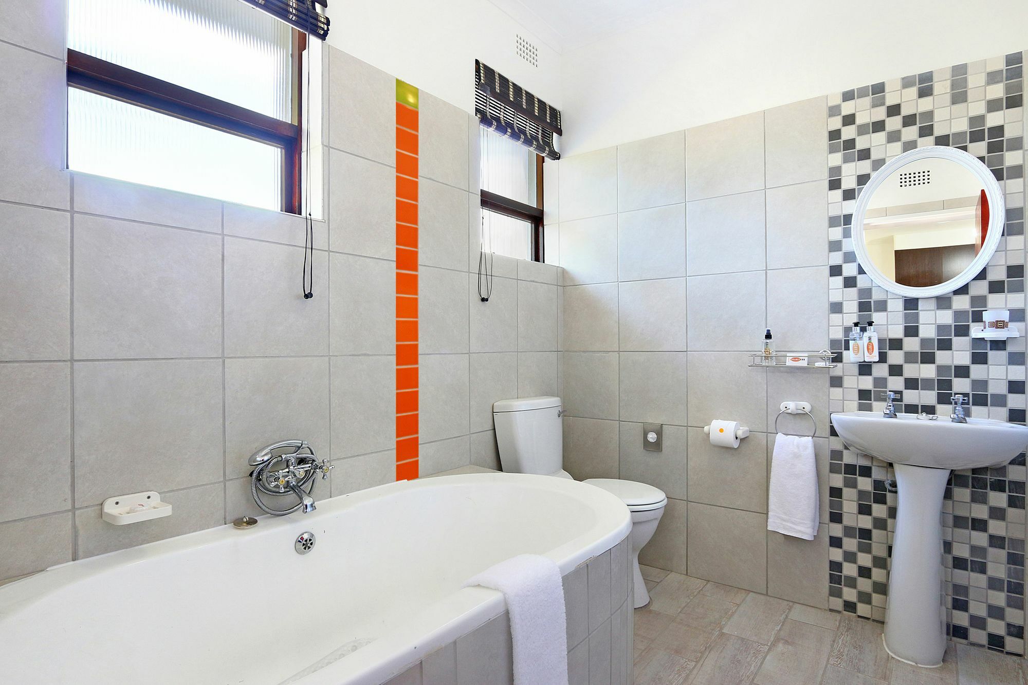 Orange Inn Melkbosstrand Bloubergstrand Eksteriør billede